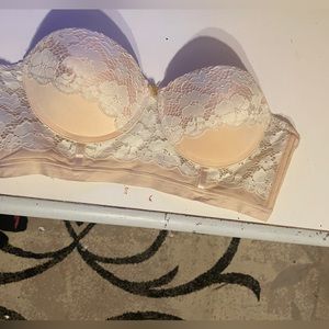 lacy strapless bra